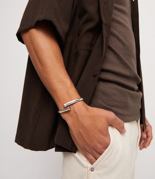 Pulsera rigida ba&ntilde;ada en plata de ley y cristal negro en extremos, Plateado, large